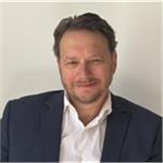 De formation littéraire (Maitrise d'histoire, licence de sciences sociales et économiques), j'enseigne le français et l'histoire 