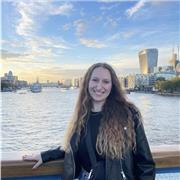 Soy un hablante nativo de Inglés de Canadá! Actualmente soy auxiliar de conversación en el ÍES Eduardo Janeiro. Ofrezco clases particulares o en grupo