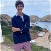 Actualmente doy clases particulares a niños de ESO y bachillerato, imparto clases de historia, matemáticas y lenguas. Utilizo una metodologia que asienta las bases de estudio para que el alumno pueda emplearlas por su cuenta en el futuro! Las clases sería