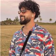 Logopeda profesional con maestría, apta para impartir clases o consultas