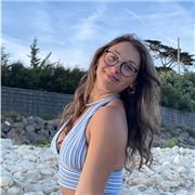 étudiante en biologie ! 
Je serais ravie de vous aider pour toutes matières scientifique !