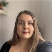 English teacher with over 10 years of experience prepares exams and job interviews