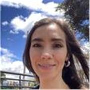 He sido tutora de mis hijas durante 10 años estudiando en casa. Tengo habilidades con mi lengua nativa español