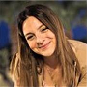 Offro lezioni a studenti delle scuole medie e superiori adattandole alle loro esigenze.
