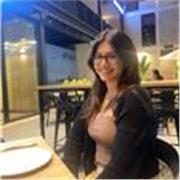 Profesora especializada en inglés avanzado con más de 5 años de experiencia, certificada por la Universidad de Cambridge C1