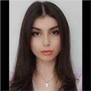 Profesora de Alemán imparte clases a niños de todas las edades