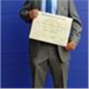 Profesor egresado de la universidad de los andes da clases de algebra y afines