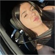 Joven titulada en bachillerato, trabajado como profesora de refuerzo de niños de primaria 