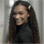 Professora de português e redação com aulas particulares. Experiência com sala de aula, cursando ensino superior em Letras Bacharel