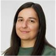 Mis clases se adaptan al nivel de cada alumno/a. Me gusta enseñar de una manera entretenida y lúdica ya que considero que los conocimientos adquiridos de esa manera perduran más en el tiempo.
Además me gusta ofrecer herramientas para que mis alumnos/as pu