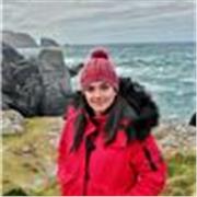 Me defino como una persona alegre, empatica y muy responsable, daría clases a niños de primaria, sobre todo de speaking.