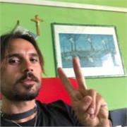 Docente di lettere e storia, filosofia e scienze umane , impartisce lezione private (presenziali o online)