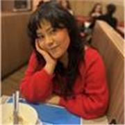 Profesora de Lengua Castellana y literatura con Lic. en Comunicación y periodismo y Grado en filología hispánica. 