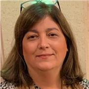 Imparto clases para apoyar a mis estudiantes en todas las competencias lingüísticas.