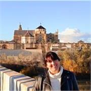 Profesora con experiencia en la enseñanza del inglés, imparte clases de refuerzo o particulares a niños y adolescentes. 