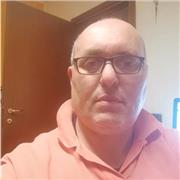 Laureato, 51 anni, persona abituata a stare con i giovani e per i giovani, già insegnante presso un noto Istituto Superiore sia in orario scolastico che alle serali, offresi per lezioni d'Italiano, Storia e Geografia in particolare per ragazzi delle scuol