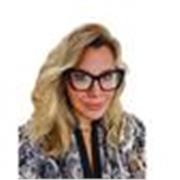 Profesora canadiense con más de 15 años de experiencia en empresas de consultoria, tecnologia, entretenimiento.