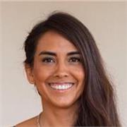 Profesora de inglés para jóvenes y adultos enfocada en la comunicación