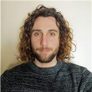 Docente di matematica e informatica impartisce ripetizioni per studenti di liceo e medie