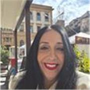 Traduttrice e interprete impartisco lezioni di francese. Ho vissuto all'estero parecchi anni fra Francia e Tunisia