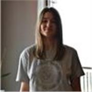 Tengo el título de bachillerato, actualmente estoy cursando la carrera de Derecho en la Universidad de Deusto