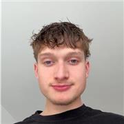 Étudiant en économie et gestion proposant mon aide de la primaire à la dernière année de collège