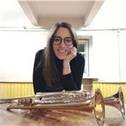 Laureata in tromba offre lezioni di tromba e di teoria e solfeggio a livello base, intermedio e avanzato