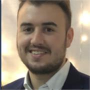 Profesor graduado en Laude Newton College con 10 años de experiencia en la enseñanza de inglés