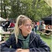 Soy una estudiante francesa, doy clases de francés