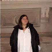 Profesora de literatura española y gallega. Estudio tercero de la carrera de filología hispánica