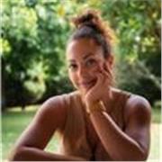 Profesora de teatro apta para todas las edades y niveles.