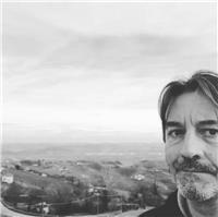 Libero professionista , deigner di interni, grafica , industial, arte
