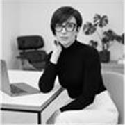 Professora Doutora, com experiência no processo de ensino-aprendizagem da Língua Portuguesa. Leitura, gramática & escrita