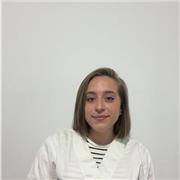 Soy una chica paciente , con estudios en anatomía , biología e inglés.