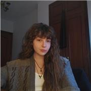 Soy Rebeca tengo 19 años y estaré encantada de ofrecerte clases de lenguaje y literatura. Tengo título de bachillerato de ciencias