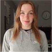 Profesora titulada en Bachillerato, con un par de años de experiencia.