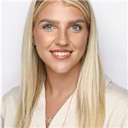 I am a native English teacher, helping students improve their grammar, speaking, and listening