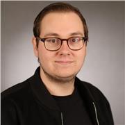 Étudiant de première année de Master de Professorat des écoles donne cours d'aide aux devoirs à Grabels/Montpellier/Saint-Gély