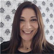 Coach linguistique en FLE, anglais et espagnol et guide conférencière certifiée. Conversation FLE en ligne, tout niveau, avec professeur native de Paris (Spécialisation en tourisme & patrimoine. Anglais et espagnol du niveau débutant à intermediaire