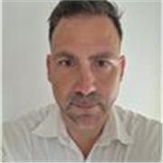 Profesor titulado en ingenieria industrial da clases de ciencias y matematicas.