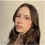 Profesora particular de español que instruye a personas de cualquier edad