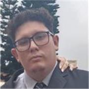 Joven profesor ofrece sus conocimientos en sistemas e informática para todos los que desean aprender