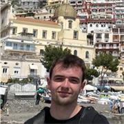 Graduado en Ciencias Políticas y estudiante del máster en relaciones internacionales, con una experiencia de tres años como profesor particular, dispuesto a impartir clases de refuerzo a niños y niñas de primaria y ESO