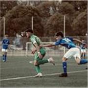 Jugador de futbol con mas de 10 años de experiencia.