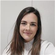 Coach de liderazgo con experiencia en dirección y docencia.