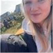 Ich biete Unterricht für Englisch an (Klasse 3-12). Aufenthalt in den USA und Nachhilfeunterricht innerhalb der Familie.