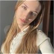 Diplomata presso il liceo scientifico, laureanda in Economia e Gestione Aziendale, attualmente al primo anno di università