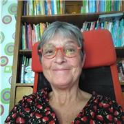 Professeure de l'Education Nationale, collège,lycée. 
Patiente mais exigeante sur les savoirs fondamentaux.