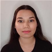 Profesora de historia dicta clases para todas las edades