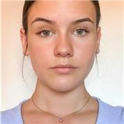 Profesora de inglés a niños de primaria